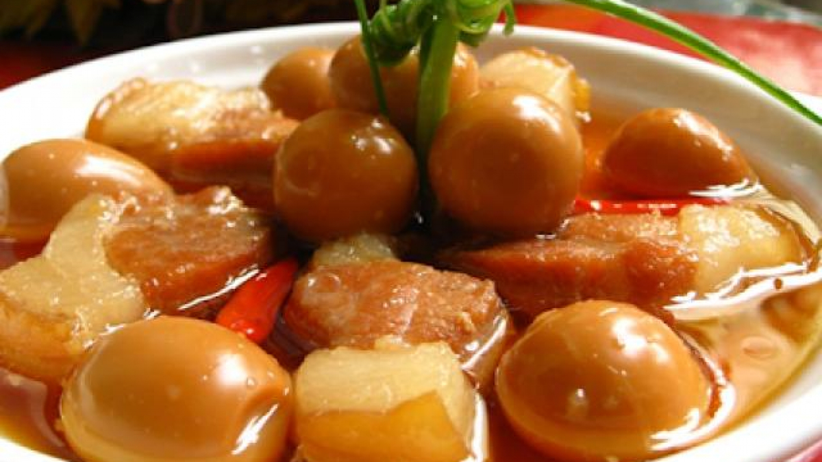 Cách nấu thịt kho tàu ngon đúng chuẩn hương vị Việt