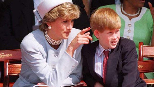 Công nương Diana dạy con, không ngại phá vỡ quy tắc hoàng gia