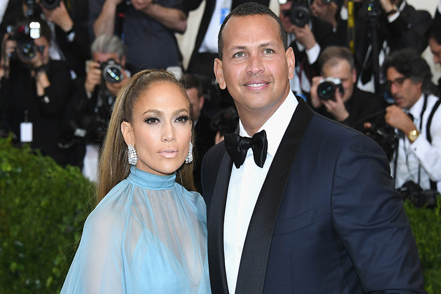 Jennifer Lopez hủy hôn vì chồng sắp cưới bị tố ngoại tình