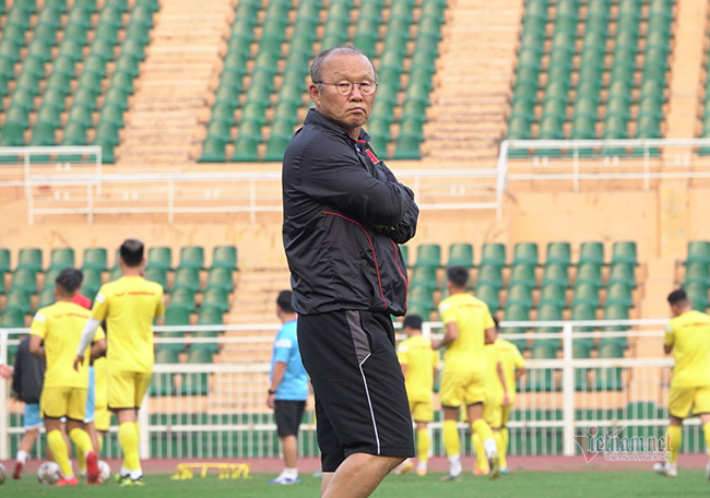 Thầy Park cùng tâm trạng nửa mừng nửa lo âu tại vòng 4 V-League