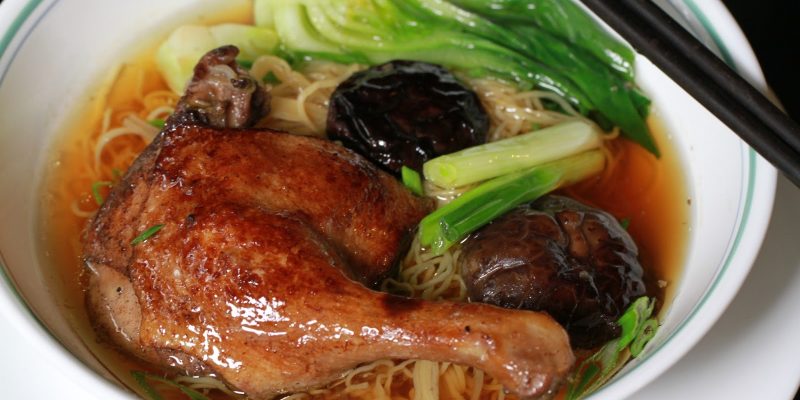 Top 10 nơi bán mì vịt tiềm ngon nhất Sài Gòn